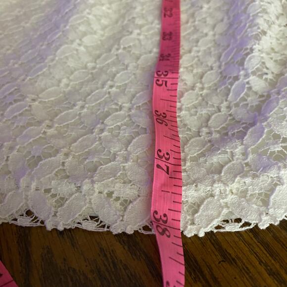 Dressbarn White Sleeveless Sheath Dress Size 14 Beaded Neckline Cocktail Wear - Picture 7 of 8